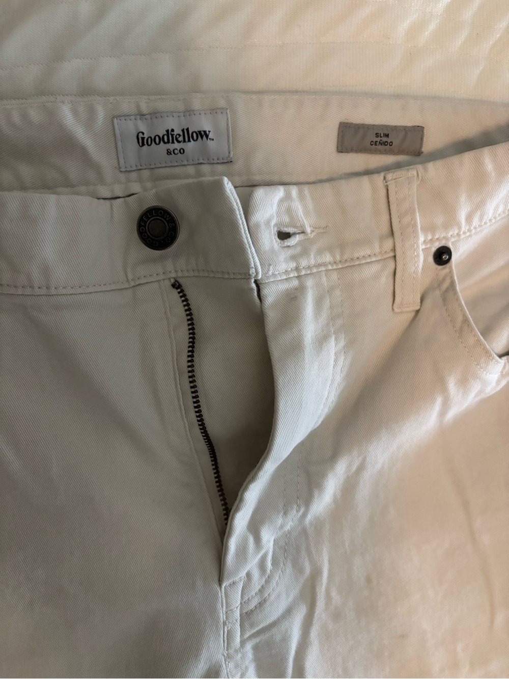 Goodfellow & Co Men’s Slim White Chinos